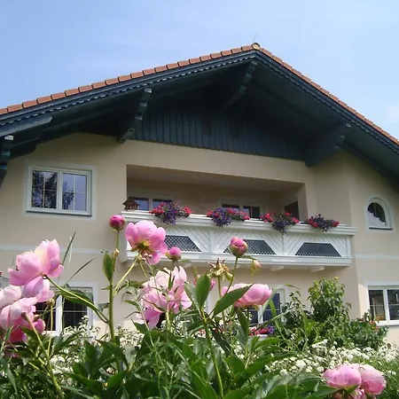 Апартаменти Alpenblume *